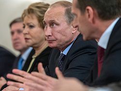 Путин отказался просить об отмене санкций
