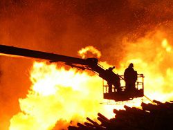 В Мордовии загорелся цех завода 