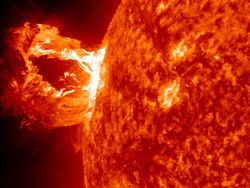 Ученые выяснили, как предсказать вспышки на Солнце