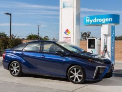 Начались продажи водородной Toyota Mirai
