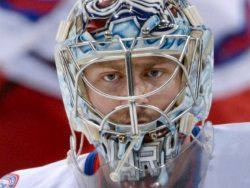 Варламов отразил 54 броска и стал второй звездой дня в НХЛ