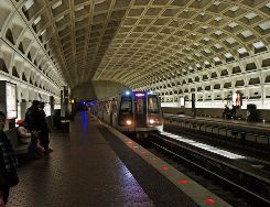 В столице США треснули рельсы почти на всех линиях метро