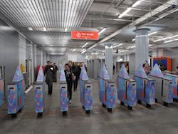 В Москве появились банковские карты с функцией оплаты метро