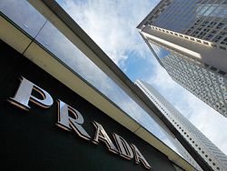 Падение продаж Prada связали с сокращением турпотока из России