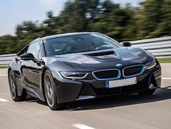 Начаты продажи гибридного спорткара BMW i8