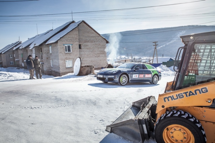 50 оттенков белого: гибриды Porsche против сибирских морозов