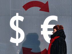 Официальный курс евро опустился к 62 рублям