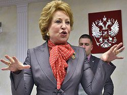 Матвиенко отказала сенаторам в праве уподобляться школь