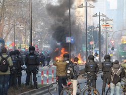 70 полицейских ранены во время протестов у штаб-квартиры ЕЦБ