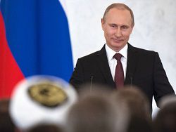 Путин отказался считать антироссийские санкции фатальными