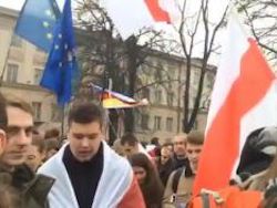 Белорусские оппозиционеры вышли на митинг с флагами Евросоюза