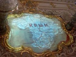 Явлинский: в Крыму придется провести настоящий референдум