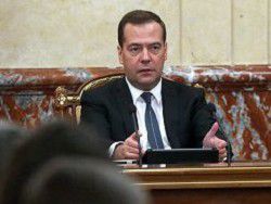 Медведев предложил увеличить довольствие заключенных
