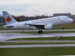 Самолет Air Canada совершил аварийную посадку