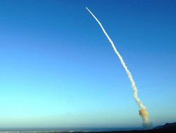 США провели два испытания межконтинентальных ракет 