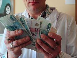 Медики Крыма стали получать вдвое меньше, чем в прошлом году