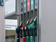 Цены производителей на бензин в апреле выросли на 0,8% после скачка на 8,2% в марте