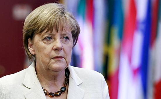 Меркель потребовала разобраться с Грецией до понедельника