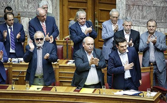 Парламент Греции разрешил референдум по антикризисному плану кредиторов