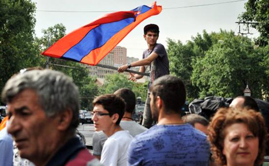 Россия проверит поставщика энергии Армении после протестов в Ереване