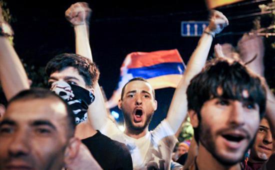 Демонстранты в Армении анонсировали новый митинг после уступок властей