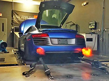 Audi R8 V10 научили изрыгать пламя (ВИДЕО)