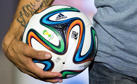 Adidas может расторгнуть контракт с ФИФА из-за коррупционного скандала