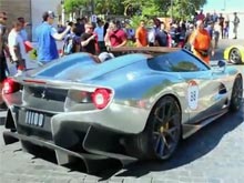 В Италии прошел ежегодный  слет   владельцев Ferrari с участием редчайшего хромированного экземпляра (ВИДЕО)