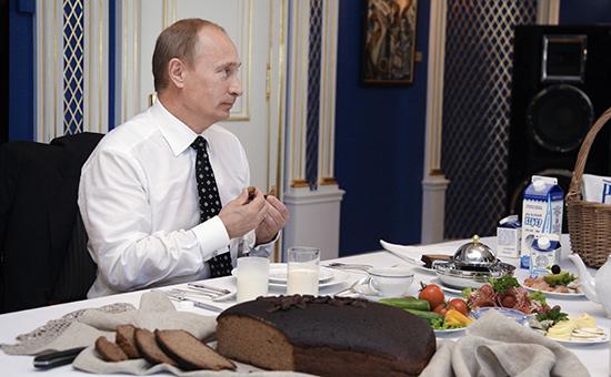 Путин согласился уничтожать санкционные продукты на границе
