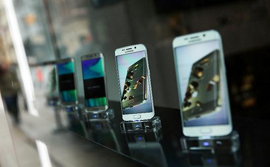 «Евросеть» и «Связной» остановили закупки смартфонов Samsung из-за брака
