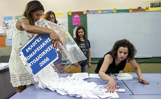 Первые итоги референдума зафиксировали отказ греков от условий кредиторов
