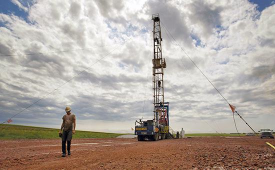 Нефть марки Brent поднялась выше $52 на новостях о снижении добычи в США