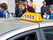 Социологи пересчитали россиян, пользующихся такси