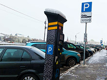 Причиной многочасового сбоя в работе московской системы оплаты парковок могла стать кибератака, заявили  власти
