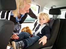 Верховный суд подтвердил обязанность  многодетных семей перевозить детей до 12 лет  в автокреслах - даже если их нужно  6 штук