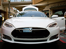 Tesla обещает выкатить автономный автомобиль в ближайшие два года