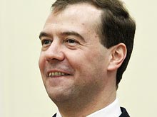 Медведев  распорядился выделить  автопрому в этом году   50 млрд рублей - больше, чем в прошлом