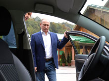 Путин  приказал  выработать стратегию развития автопрома до 2025 года, придумав, как форсировать  импортозамещение