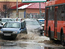 В Омске для проверки разбитых дорог создадут организацию 