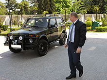 Главные  чиновники РФ  поведали   о   любимых машинах и размерах  домашних автопарков