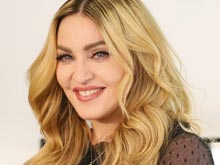 Закон Нью-Йорка суров и беспощаден: Мадонне пришлось убрать самодельный знак 