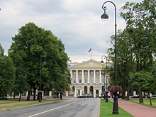 Власти  Петербурга приняли  закон  о  трехлетних налоговых  каникулах для покупателей машин