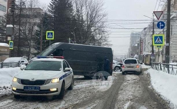 На ул. Каминского столкнулись три авто