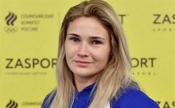 Голосуем! Чемпионка по боксу из Щекино Дарья Абрамова претендует на звание «Лучшего спортсмена 2021 года среди военнослужащих»